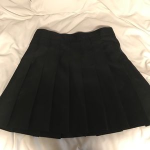 Black American apparel pleated skirt